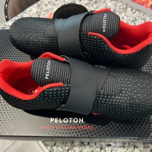 Peleton Altos Cycling Shoes Size 8 women/6.5 men